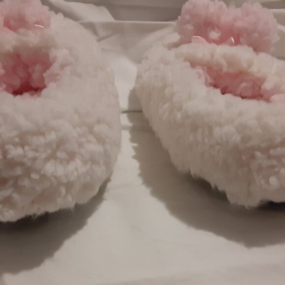 NWOT Super Cloud Soft Fleece Slippers with Bow and Pompoms Marshmallow Pink S7/8 - Picture 5 of 9